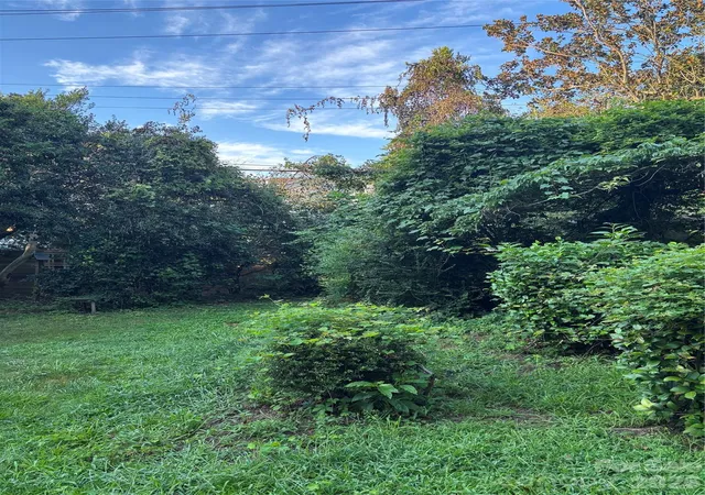 1st image of 228 Cottage Pl, Charlotte, NC 28207 | MLS# 4409250