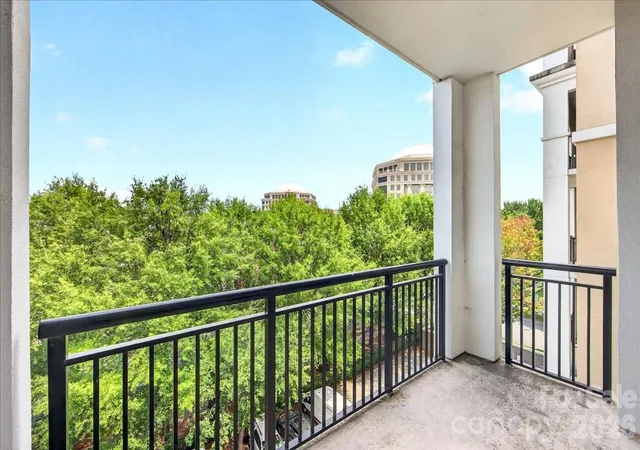 Photo 3 of Condo for sale at 4625 Piedmont Row Dr #515-E, Charlotte, NC 28210 | MLS# 4409268 | Listing updated on 2026-09-24