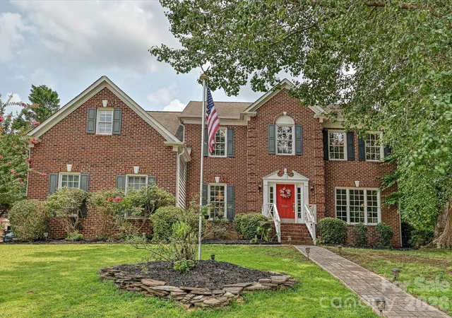 Photo 2 of Single family home for sale at 2805 Peverell Ln, Charlotte, NC 28270 | MLS# 4409293 | Listing updated on 2026-09-26