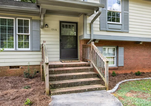 2nd image of 7518 Riding Trail Rd, Charlotte, NC 28212 | MLS# 4409300