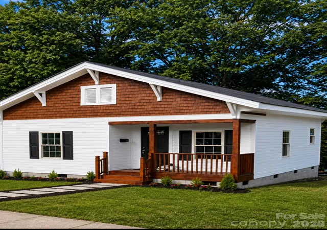 Photo 2 of Single family home for sale at 207 Chestnut St, Gaffney, SC 29340 | MLS# 4409310 | Listing updated on 2026-10-16