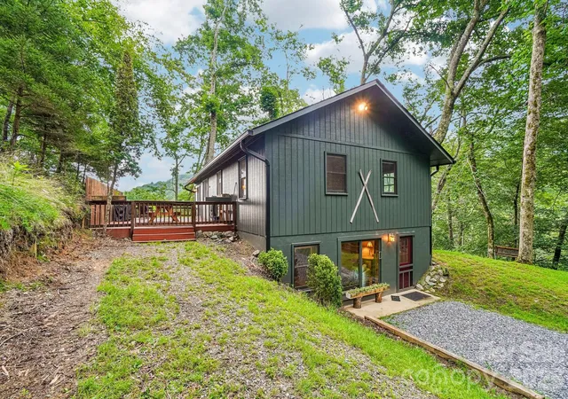 Photo 1 of Single family home for sale at 673 Chestnut Ln, Mars Hill, NC 28754 | MLS# 4409311 | Listing updated on 2026-09-03