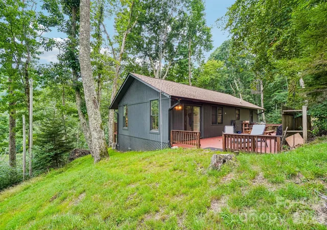 Photo 5 of Single family home for sale at 673 Chestnut Ln, Mars Hill, NC 28754 | MLS# 4409311 | Listing updated on 2026-09-03