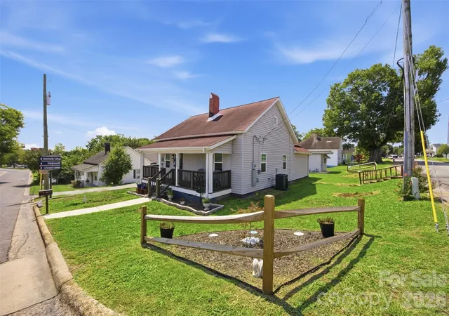 Photo 1 of Single family home for sale at 112 Pine St, Shelby, NC 28152 | MLS# 4409314 | Listing updated on 2026-09-07