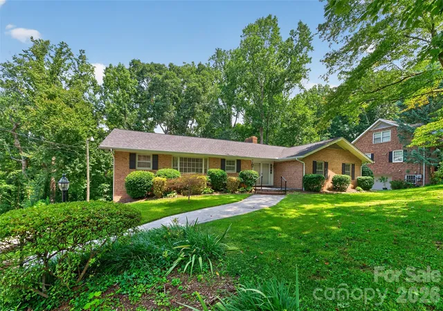 1st image of 530 25th Ave Nw, Hickory, NC 28601 | MLS# 4409320