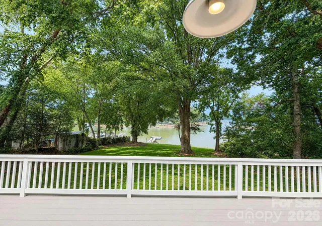 Photo 3 of Single family home for sale at 537 Stutts Rd, Mooresville, NC 28117 | MLS# 4409348 | Listing updated on 2026-09-26