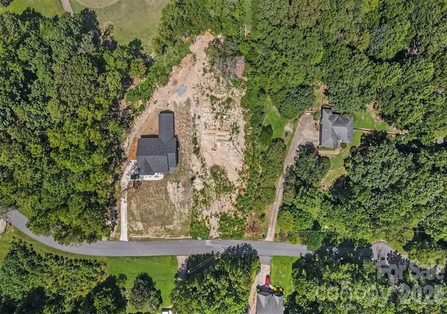 2nd image of 157 Harbourtown Dr, Kings Mountain, NC 28086 | MLS# 4409351