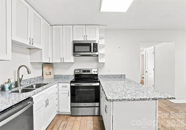 5th image of 7403 Mystic Ln, Charlotte, NC 28227 | MLS# 4409360