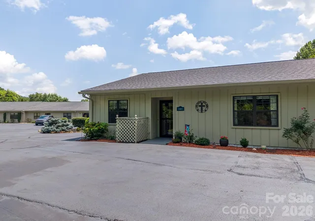 2nd image of 16a Willow View Dr, Franklin, NC 28734 | MLS# 4409385