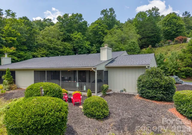 3rd image of 16A Willow View Dr, Franklin, NC 28734 | MLS# 4409385