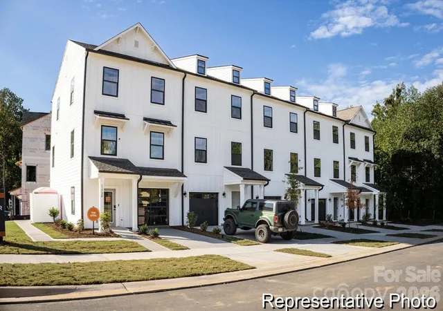 Photo 1 of Sale Pending at 5014 Clairmont Rd #3, Charlotte, NC 28208 | MLS# 4409391 | Listing updated on 2026-08-01