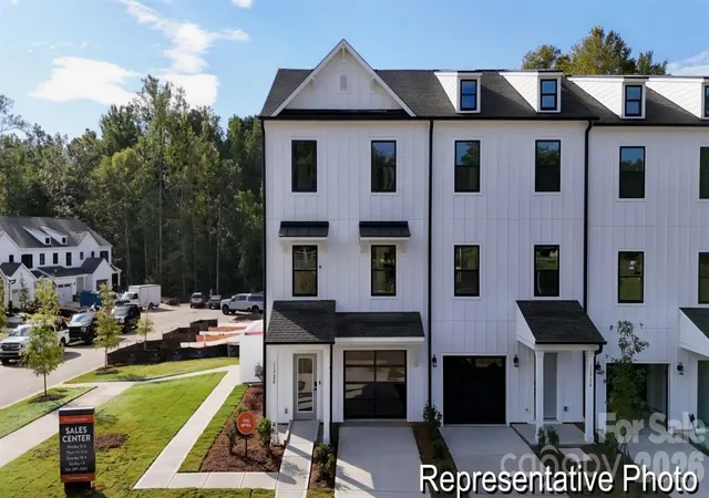 Photo 2 of Sale Pending at 5014 Clairmont Rd #3, Charlotte, NC 28208 | MLS# 4409391 | Listing updated on 2026-08-01