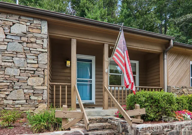 2nd image of 40 Sagebrush Cir, Etowah, NC 28729 | MLS# 4409393