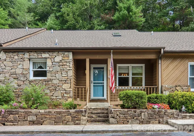 3rd image of 40 Sagebrush Cir, Etowah, NC 28729 | MLS# 4409393