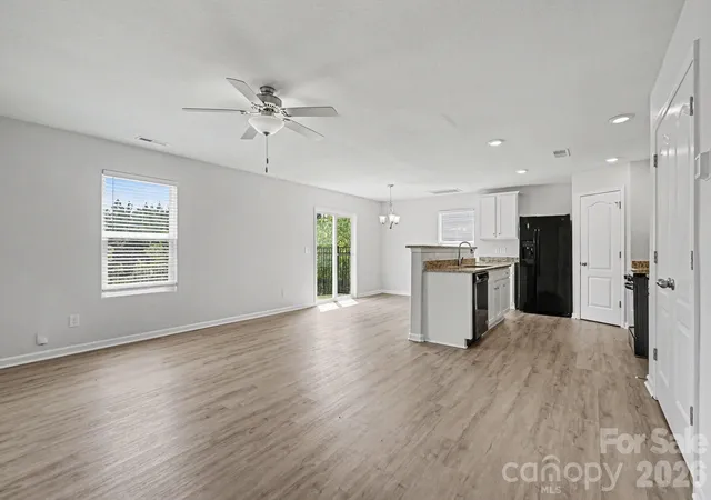 3rd image of 3915 Rosfield Dr, Charlotte, NC 28214 | MLS# 4409394