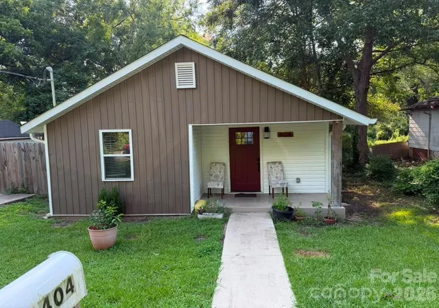 1st image of 404 Palmetto St, Lancaster, SC 29720 | MLS# 4409404