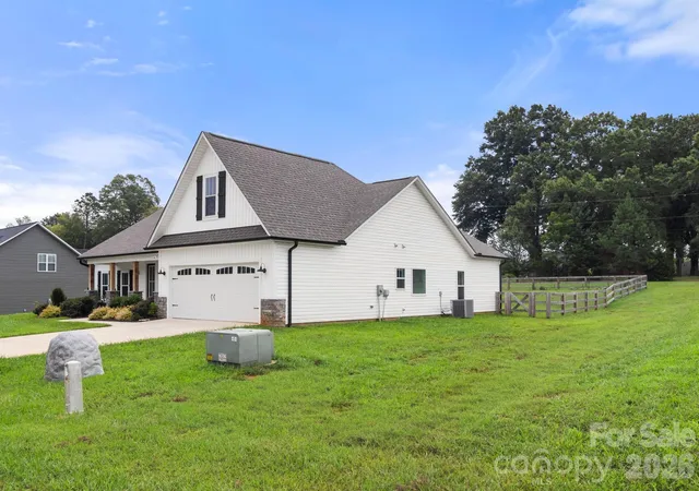 Photo 3 of Single family home for sale at 290 Dorothy Dr, China Grove, NC 28023 | MLS# 4409411 | Listing updated on 2026-08-21