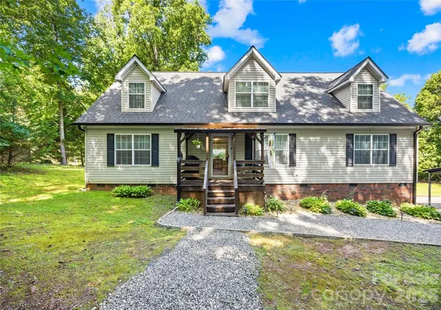 Photo 3 of Single family home for sale at 241 Goble Rd, Statesville, NC 28625 | MLS# 4409423 | Listing updated on 2026-08-17