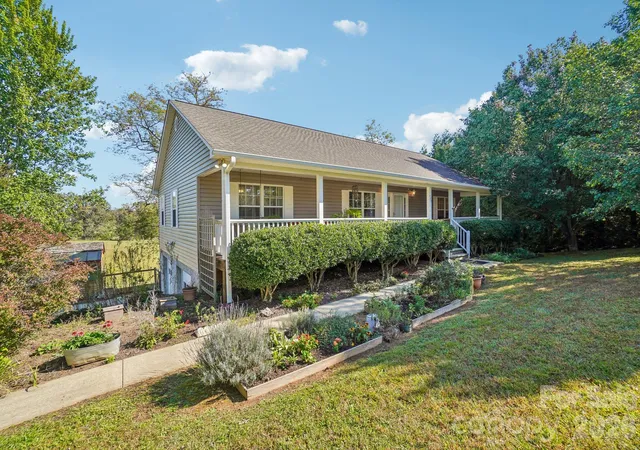 Single family home for sale at 499 Flint Hl Rd, Alexander, NC 28701 | MLS# 4409425