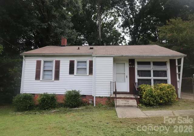 Photo 1 of Single family home for sale at 608 Westwood Cir, Gastonia, NC 28052 | MLS# 4409426 | Listing updated on 2026-08-01