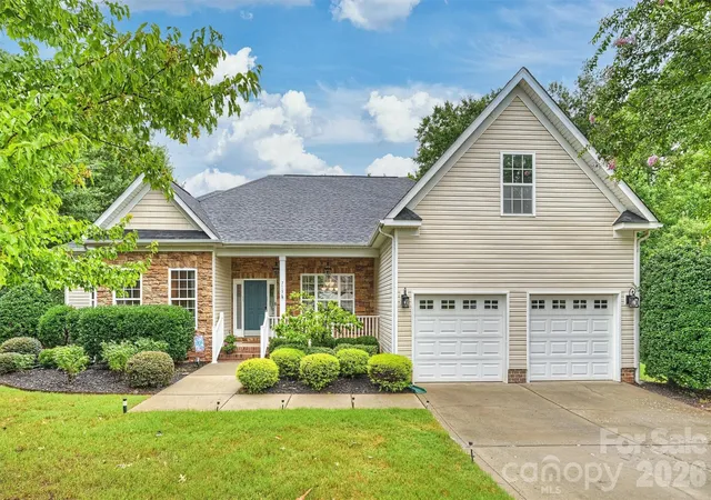 Photo 1 of Single family home for sale at 713 Trailhead Ln, Fort Mill, SC 29708 | MLS# 4409432 | Listing updated on 2026-08-11
