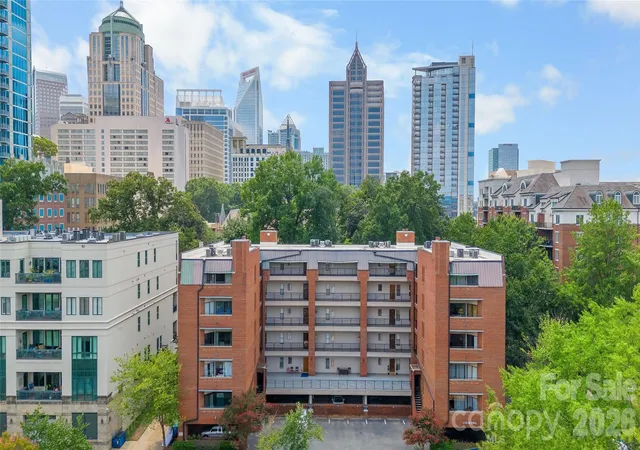 2nd image of 224 N Poplar St #22, Charlotte, NC 28202 | MLS# 4409440