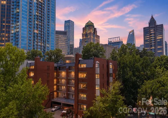 3rd image of 224 N Poplar St #22, Charlotte, NC 28202 | MLS# 4409440