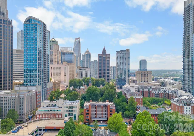 2nd image of 224 N Poplar St, Charlotte, NC 28202