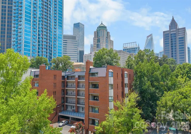 34th image of 224 N Poplar St #22, Charlotte, NC 28202 | MLS# 4409440