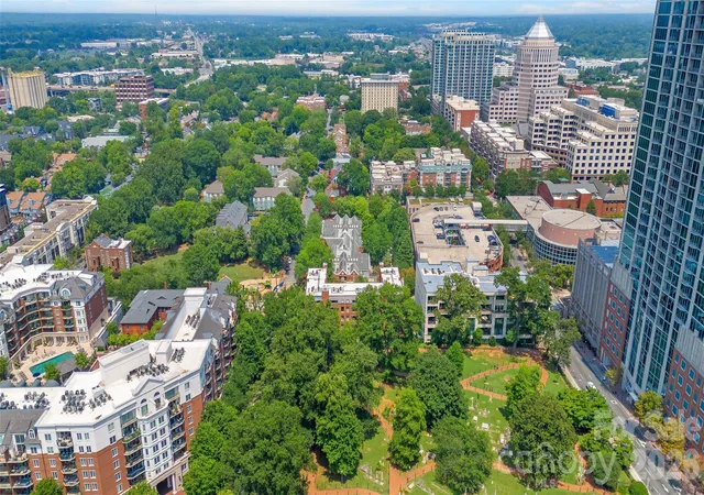 4th image of 224 N Poplar St #22, Charlotte, NC 28202 | MLS# 4409440