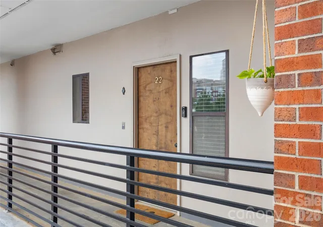 Photo 3 of Condo for sale at 224 N Poplar St #22, Charlotte, NC 28202 | MLS# 4409440 | Listing updated on 2026-10-08