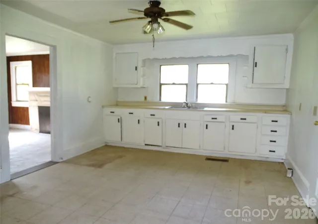 Photo 3 of Single family home for sale at 307 Goforth Dr, Thomasville, NC 27360 | MLS# 4409442 | Listing updated on 2026-09-07