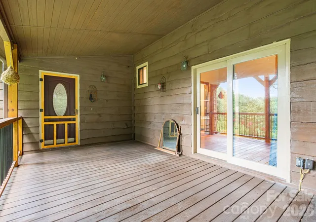Photo 3 of Single family home for sale at 125 Hyacinth Dr, Clyde, NC 28721 | MLS# 4409445 | Listing updated on 2026-10-02