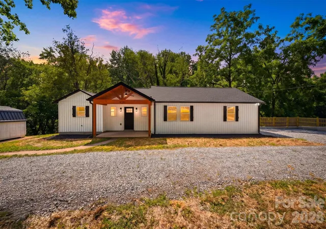 1st image of 419 Rockyford St, Morganton, NC 28655 | MLS# 4409469