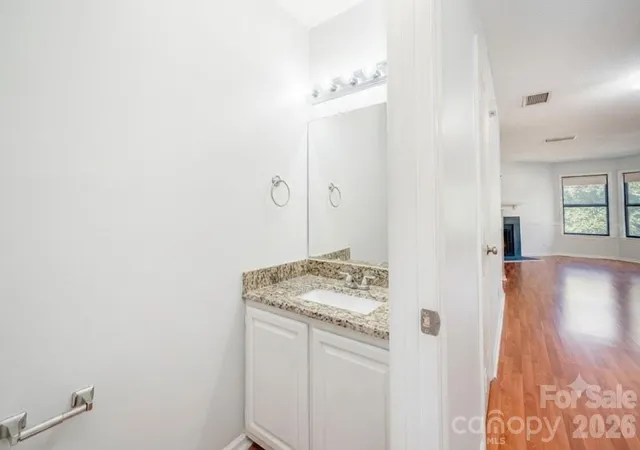 5th image of 216 S Clarkson St, Charlotte, NC 28202