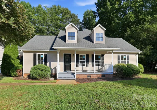 1st image of 910 Little Brook Cir, York, SC 29745 | MLS# 4409495