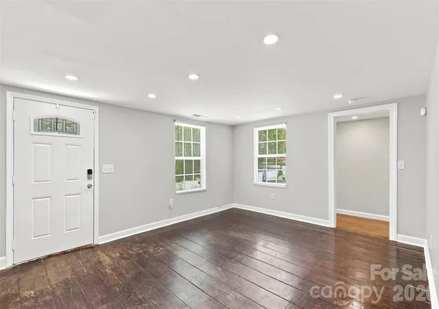 2nd image of 922 Ambassador St, Charlotte, NC 28208 | MLS# 4409500