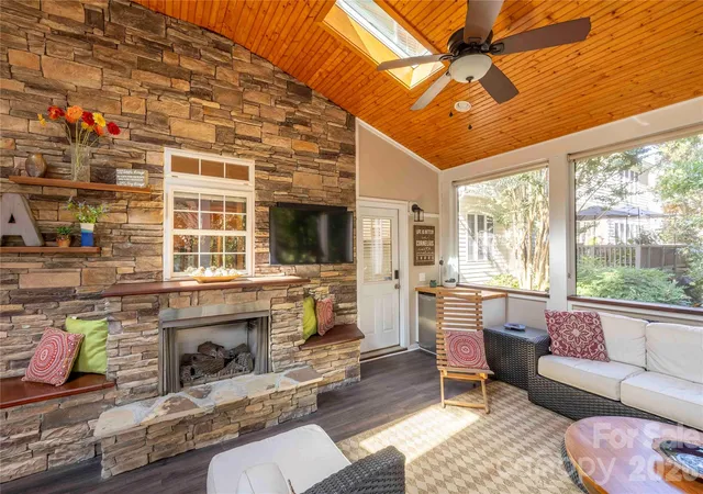 Photo 3 of Single family home for sale at 19008 Hampton Woods Ct, Cornelius, NC 28031 | MLS# 4409503 | Listing updated on 2026-10-04