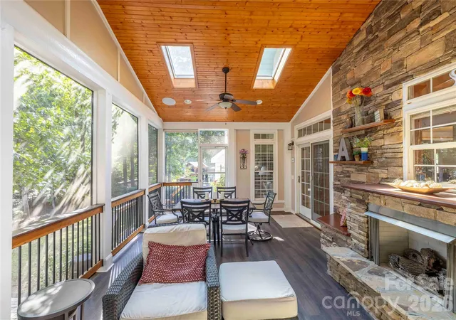 Photo 4 of Single family home for sale at 19008 Hampton Woods Ct, Cornelius, NC 28031 | MLS# 4409503 | Listing updated on 2026-10-04