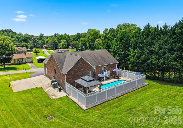 2nd image of 3315 47th Avenue Pl Ne, Hickory, NC 28601 | MLS# 4409506