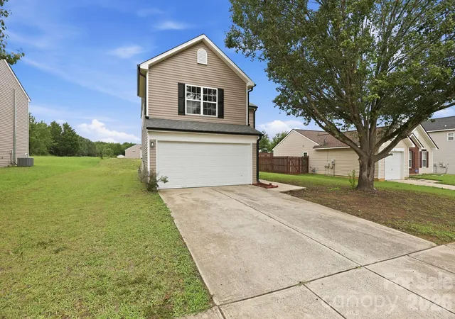 Photo 2 of Sale Pending at 8207 Belmont Stables Dr, Charlotte, NC 28216 | MLS# 4409546 | Listing updated on 2026-09-19