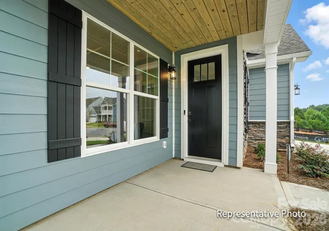 Photo 2 of Single family home for sale at 6022 New River Dr, Huntersville, NC 28078 | MLS# 4409552 | Listing updated on 2026-10-02