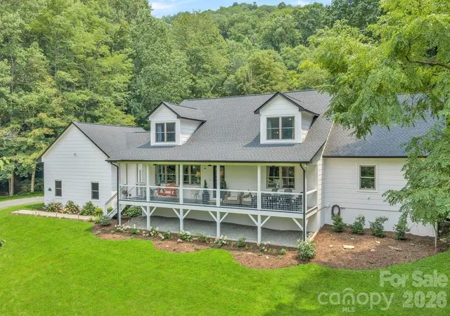 Photo 1 of Single family home for sale at 165 Leighway Ln, Banner Elk, NC 28604 | MLS# 4409555 | Listing updated on 2026-08-30