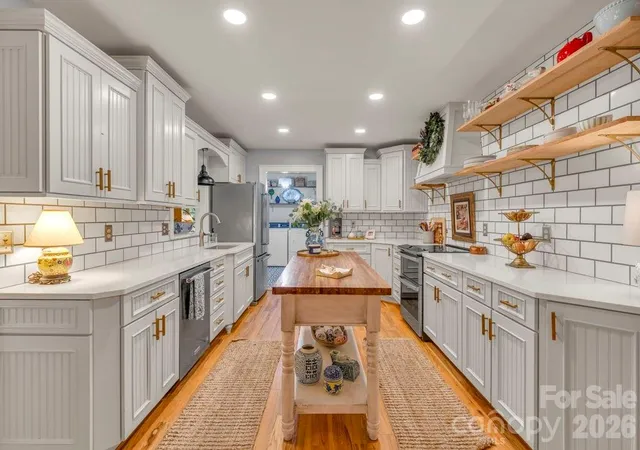 Photo 3 of Single family home for sale at 165 Leighway Ln, Banner Elk, NC 28604 | MLS# 4409555 | Listing updated on 2026-08-30