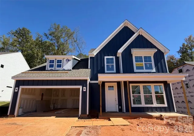 Photo 1 of Single family home for sale at 6100 New River Dr, Huntersville, NC 28078 | MLS# 4409566 | Listing updated on 2026-10-30
