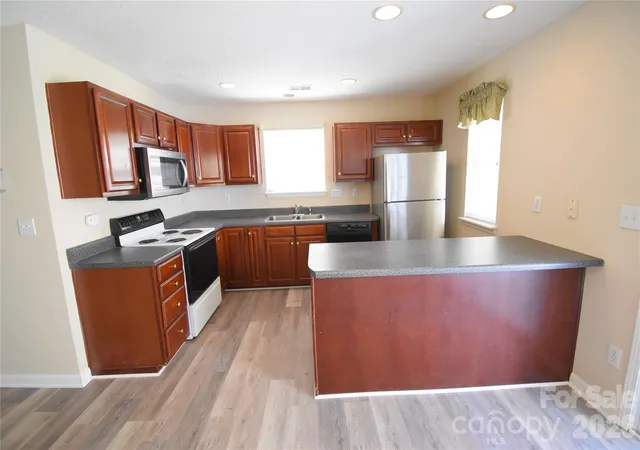 Photo 3 of Townhouse for sale at 1814 Birch Hts Ct, Charlotte, NC 28213 | MLS# 4409567 | Listing updated on 2026-08-27