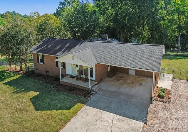 Photo 3 of Single family home for sale at 1555 Hess Rd, Concord, NC 28025 | MLS# 4409569 | Listing updated on 2026-10-02