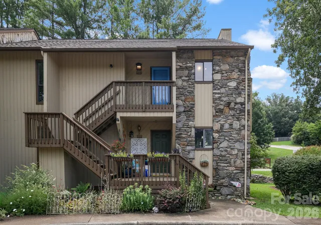1st image of 304 Birch Forest Ln, Asheville, NC 28803 | MLS# 4409571