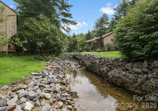 2nd image of 304 Birch Forest Ln, Asheville, NC 28803 | MLS# 4409571