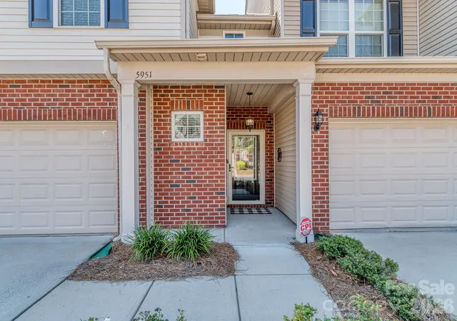 image of 5951 Carrollton Ln, Charlotte, NC 28210 | MLS# 4409578